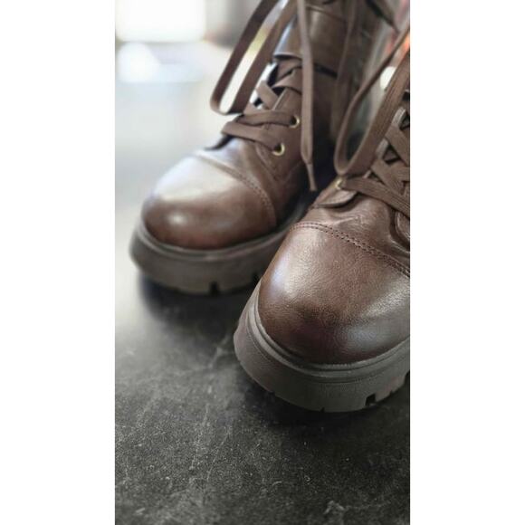 Sun + Stone Rickyy Brown Combat Booties Size 9M Lug Sole Buckle Zip - Picture 3 of 6